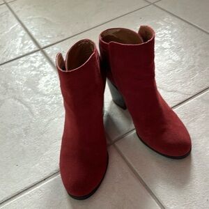 Kenneth Cole size 8M